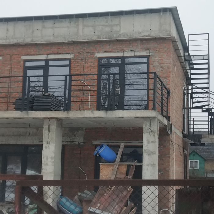 Перило (бильце),ограждение (поруччя) балконов и террас