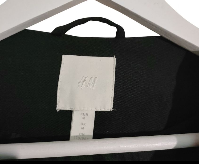 H&M bardzo ładny krótki płaszczyk M/L 93% wiskoza bardzo dobry stan