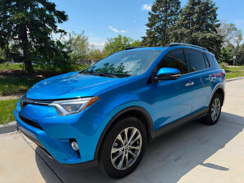Toyota RAV4 Limited      2018