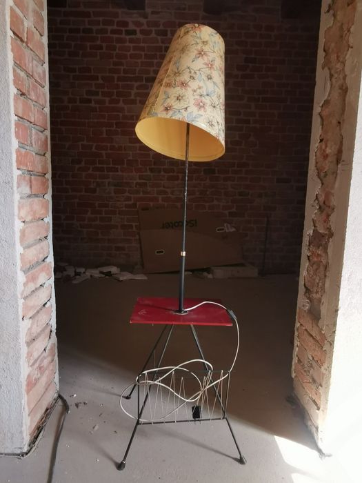 Lampa stojaca gazetnik PRL