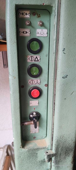 Piła taśmowa do drewna