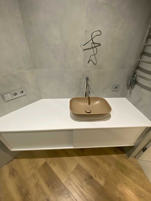 Кухня Blum з штучним камнем