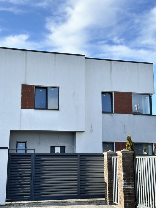 Продаж котедж приватний будинок особняк Львів Скнилів