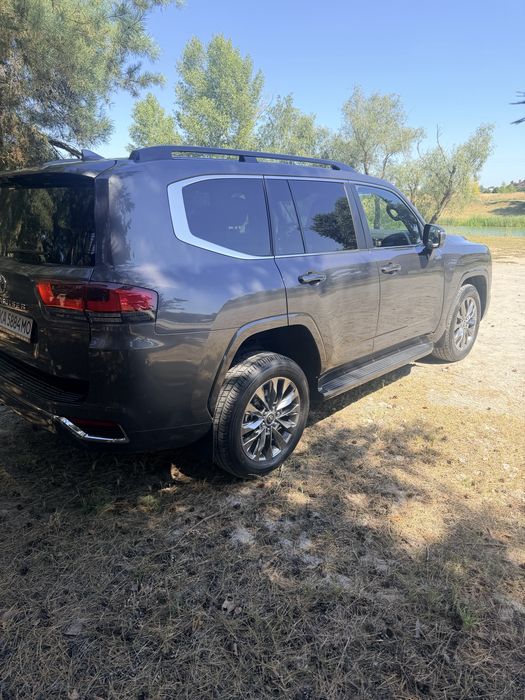 Toyota Land Cruiser 2023 VIN JTMAAABJ004049186 фото оголошення 3 з 8