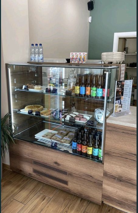 Витрина кондитерская холодильная куб холодильник для десертов