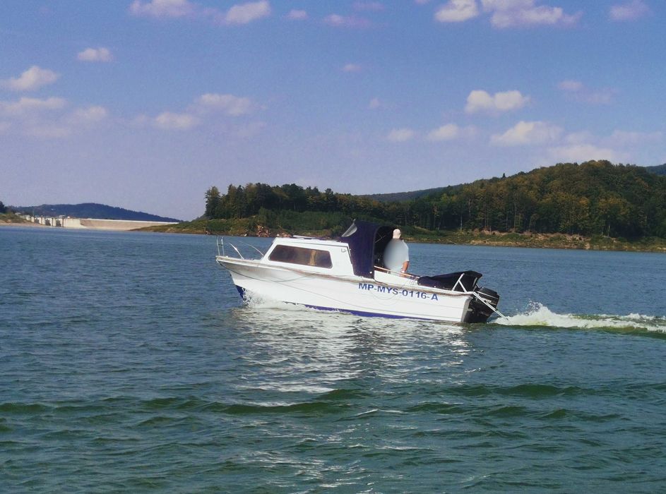 Łódź motorowa kabinowa 6 m + silnik Mercury 40 KM