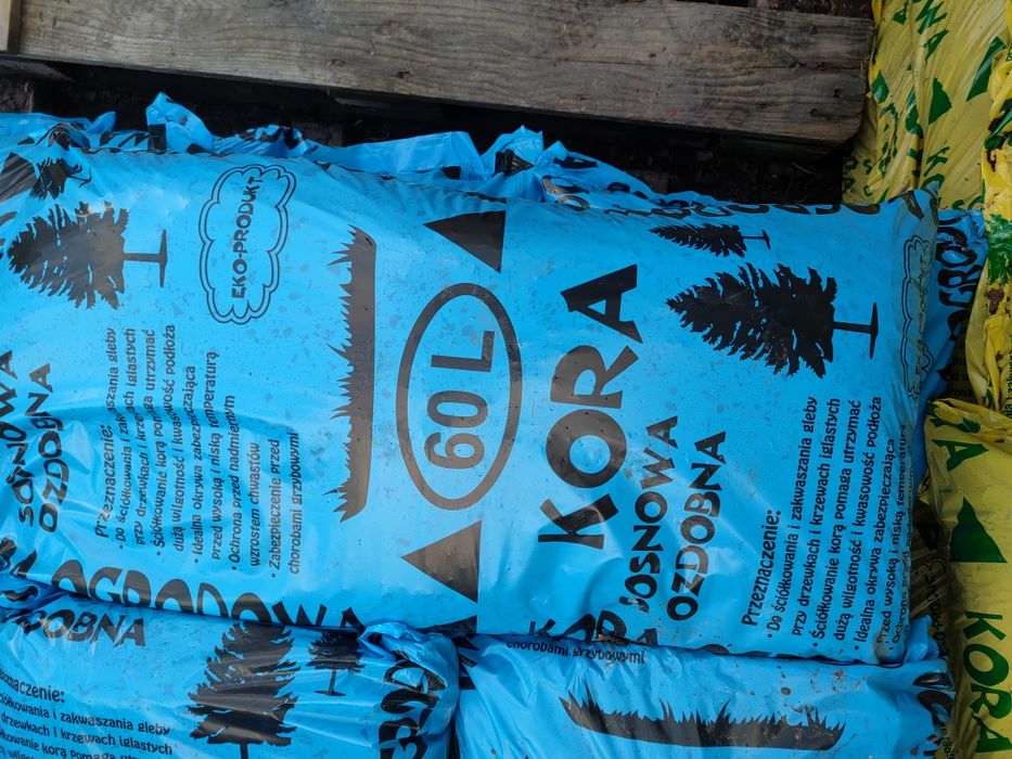 Kora sosnowa dekoracyjna 60l ziemia ogrodowa torf podłoża