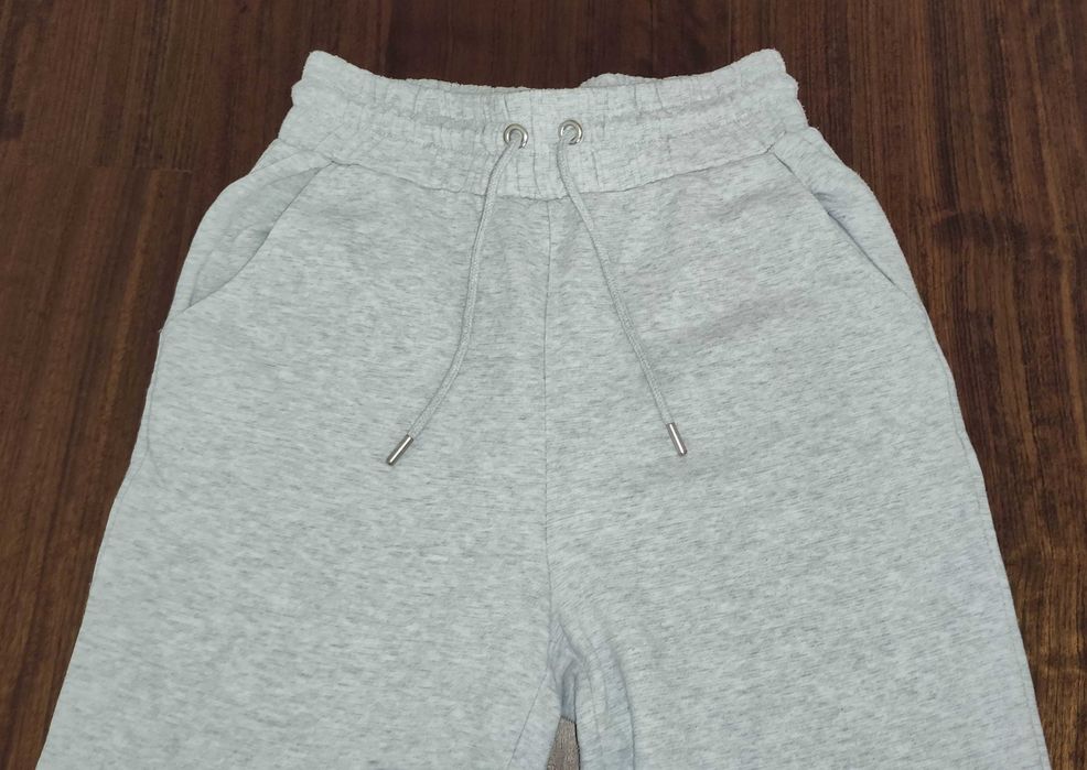 Stradivarius- Calças cinzas claras