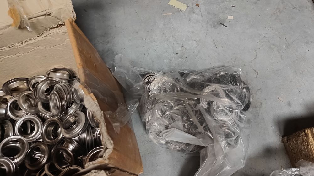 Oczka metalowe do plandeki?