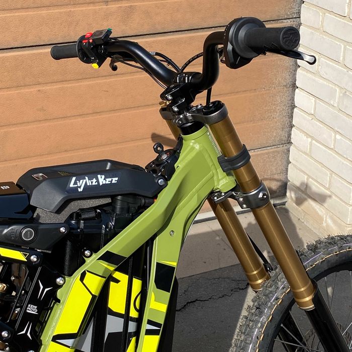 Surron Light Bee X 2025 Sage Green електробайк (пробіг 100 км)