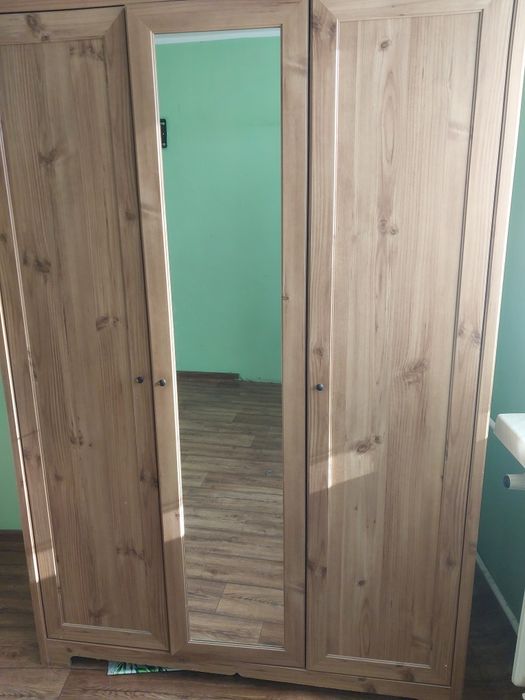 Oddam szafę za darmo.