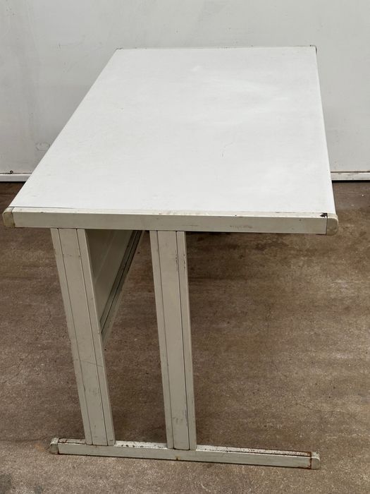 Secretaria metálica