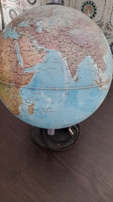 Globo,com iluminação.