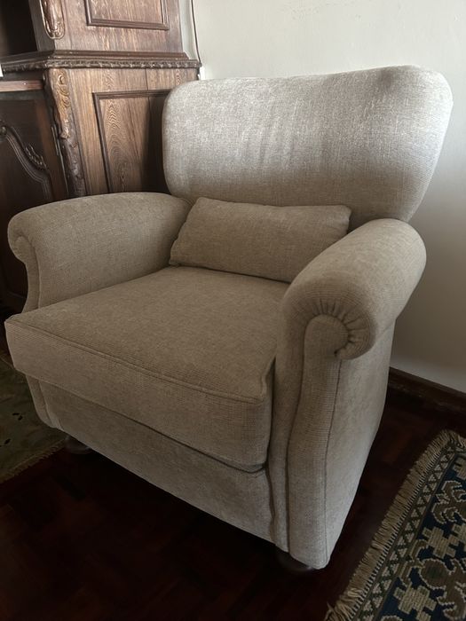 Sofá individual novo