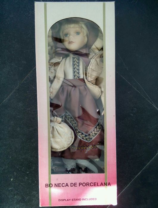 Boneca porcelana