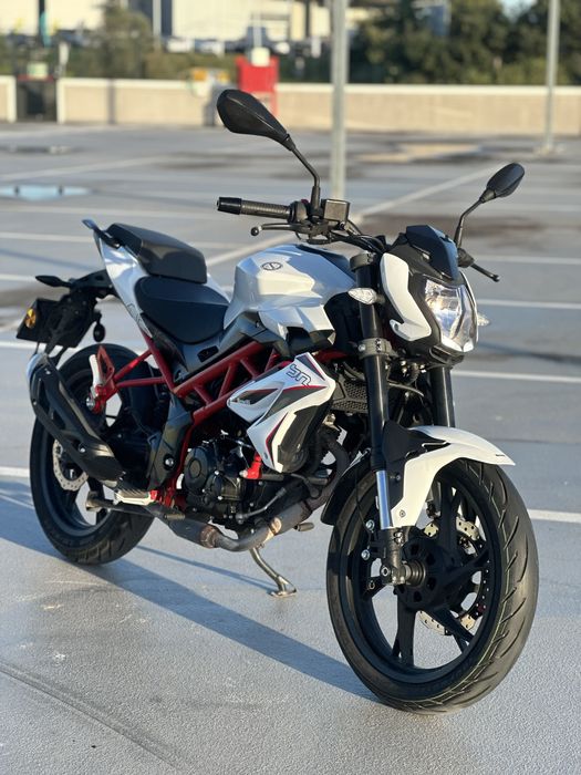 Benelli BN 125 - Oportunidade!