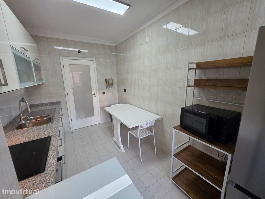 2 Lugares de Garagem - T2 Mobilado junto à Av. da República - Gaia