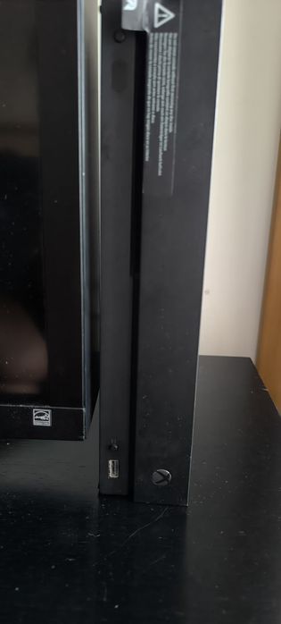 Xbox One X preta