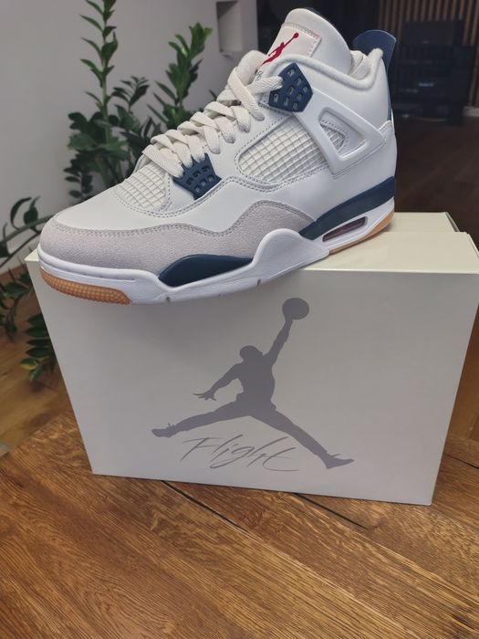 Air Jordan 4 SB Midnight Navy