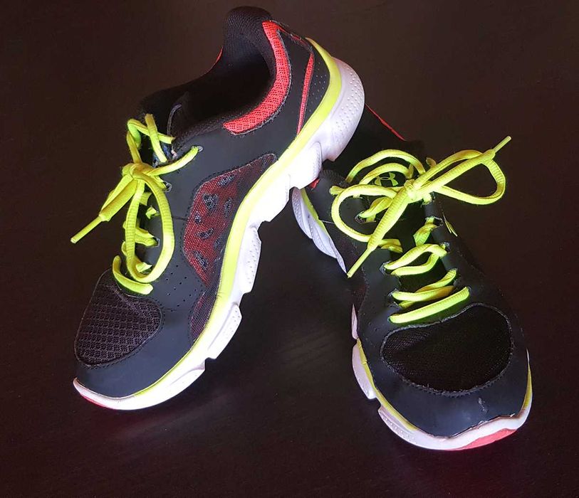 Ténis Under Armour Micro G Assert IV