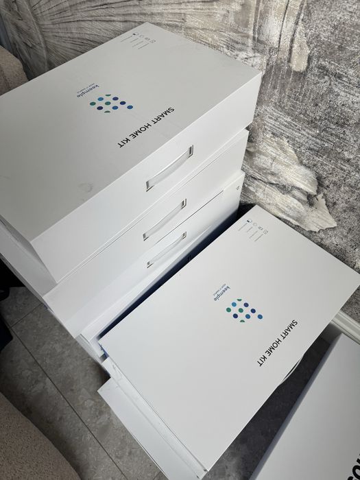 Sprzedam 9 zestawowi smart home kit