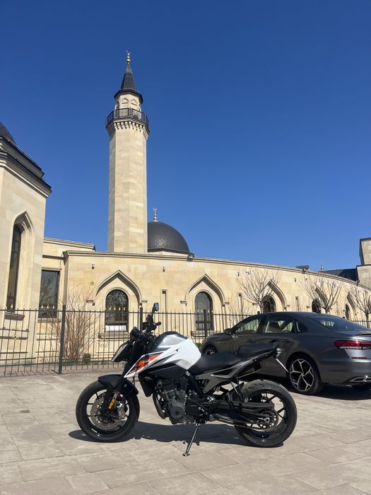 продам мотоцикл Ktm duke 790