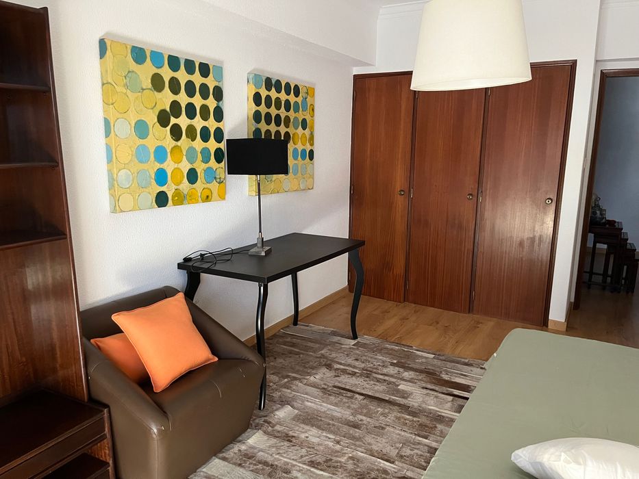 Quarto para arrendar Parque dos Poetas - Oeiras