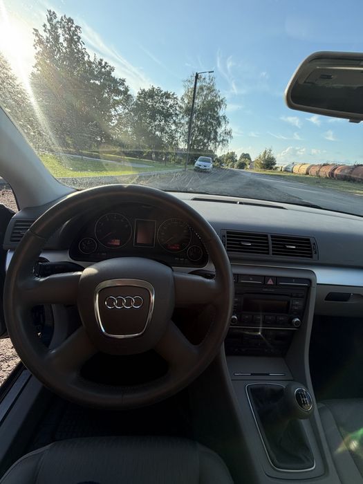 Audi A4 1.6 бензин