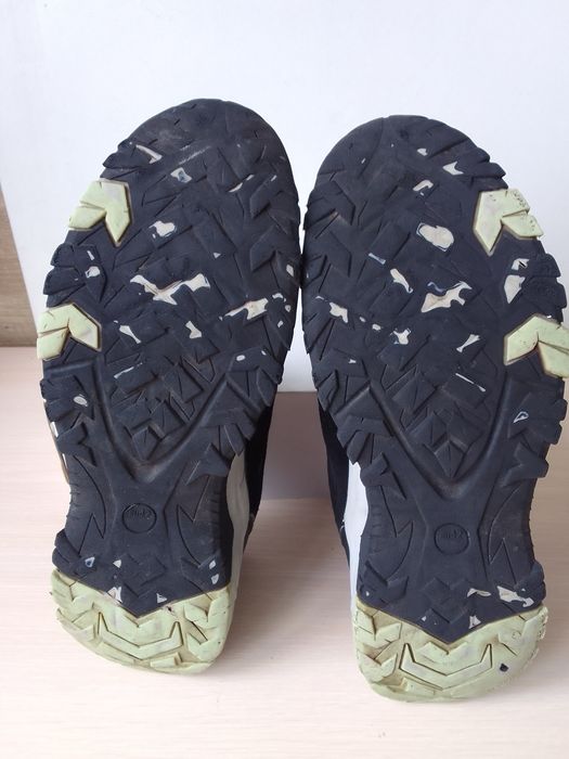 Кросівки WATERPROOF    42  розмір