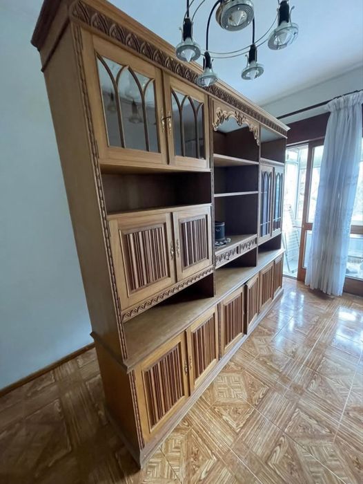 Movel cristaleira em otimo estado. NEGOCIAVEL