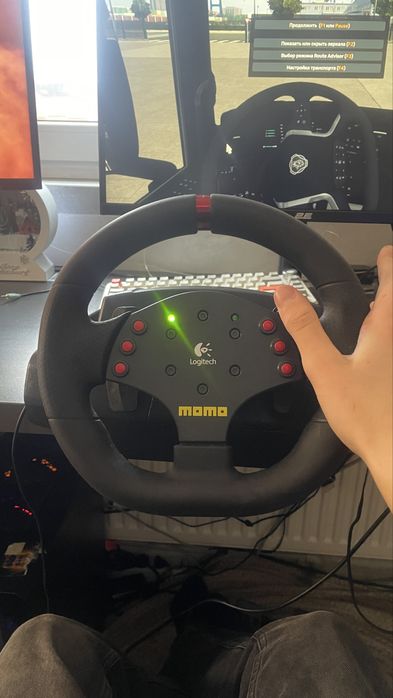 Руль logitech momo 900