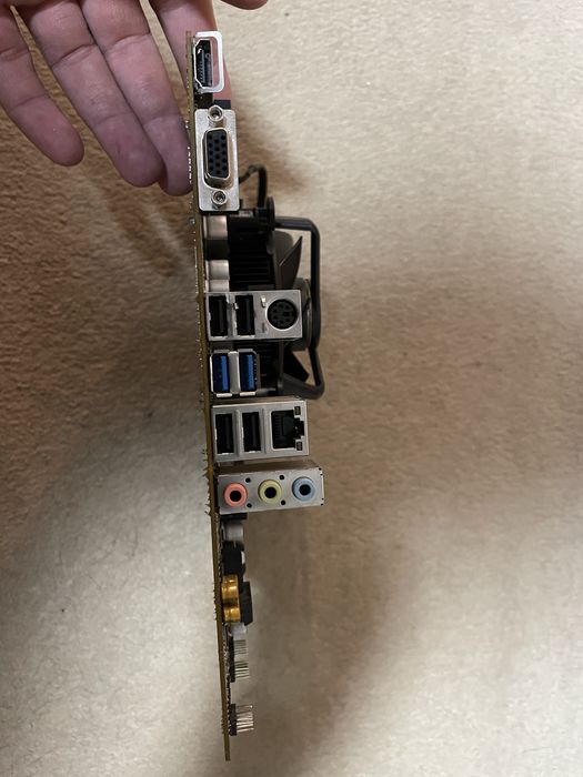 Материнка B 560-A PRO і 11400f