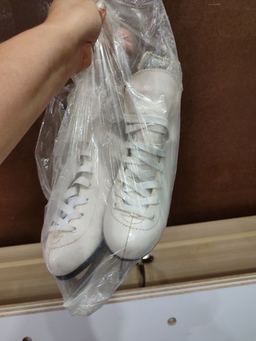 Ковзани 37 білі класичні