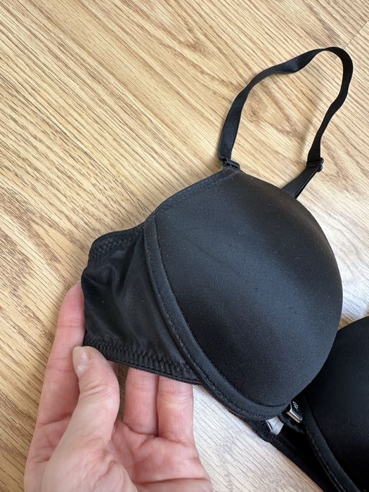 Biustonosz stanik Triumph 70A push up czarny