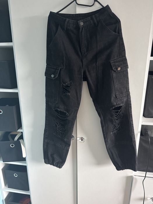 Czarne jeansy damskie
