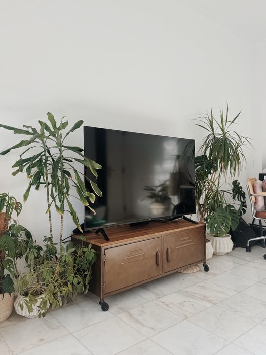 Rack TV industrial/vintage em madeira e metal