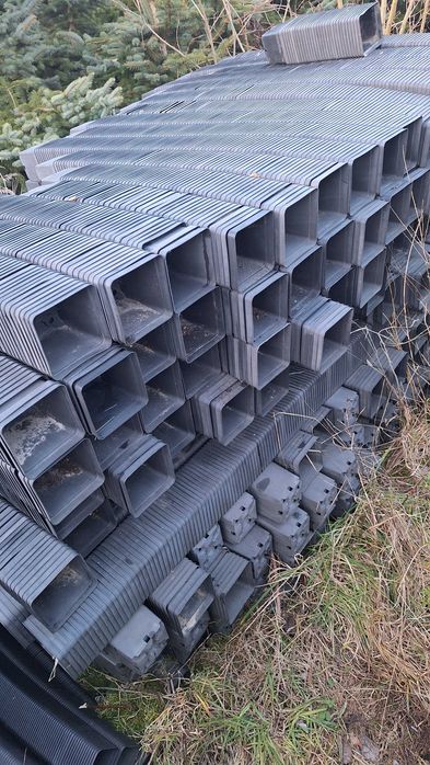 Doniczki produkcyjne kwadratowe 0,5 litra i 2 litry