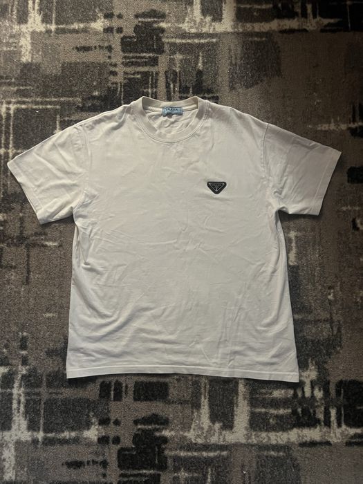 Футболка Prada ..