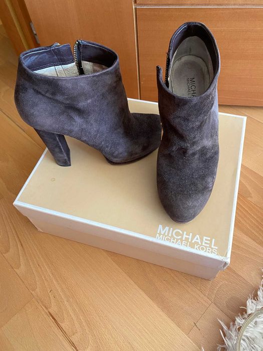 botins castanhos michael kors com caixa 36