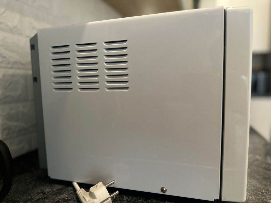 Мікрохвильова  піч Whirlpool  б/у