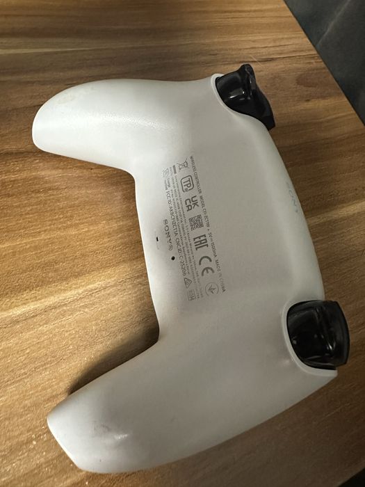 Продаю оригинальный джойстик Sony DualSense для PS5