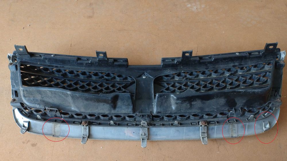 Atrapa Chłodnicy Grill Suzuki Grand Vitara II Lift 2008-12