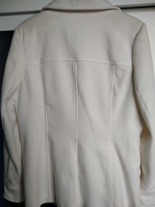 Biała kurtka damska