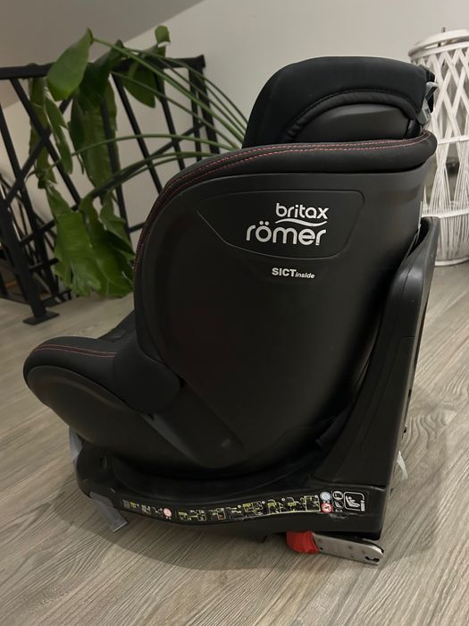 Fotelik samochodowy obrotowy Britax Romer Dualfix 3m-18kg Black
