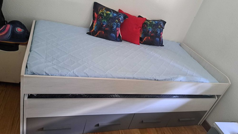 Cama com 2 camas mais 2 gavetoes