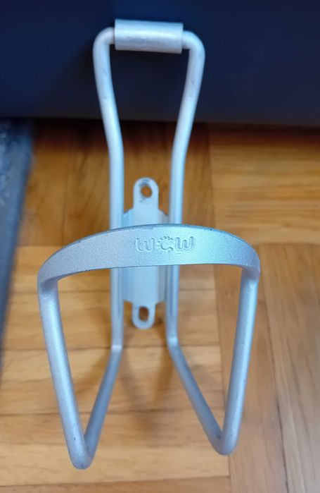 Retro koszyk, uchwyt na bidon rowerowy kolor srebrny mat ,aluminiowy.