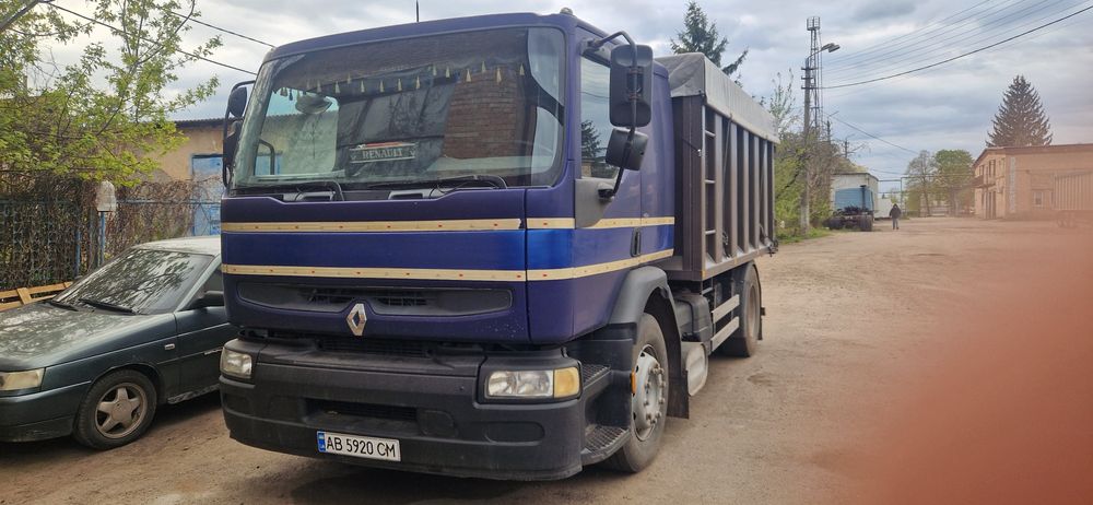 Продам самосвал Рено Преміум