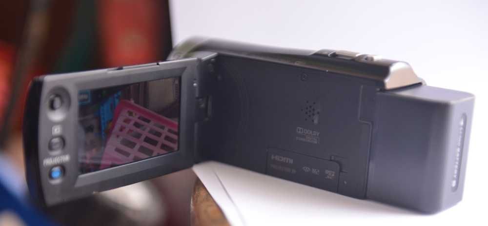 Kamera HD Sony HDR-PJ330 z projektorem Czarna