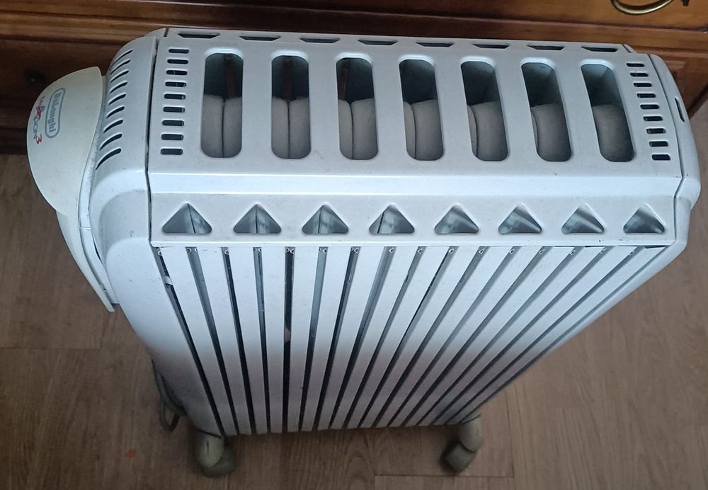 Aquecedor a óleo Delonghi Dragon3 2000W como novo.
