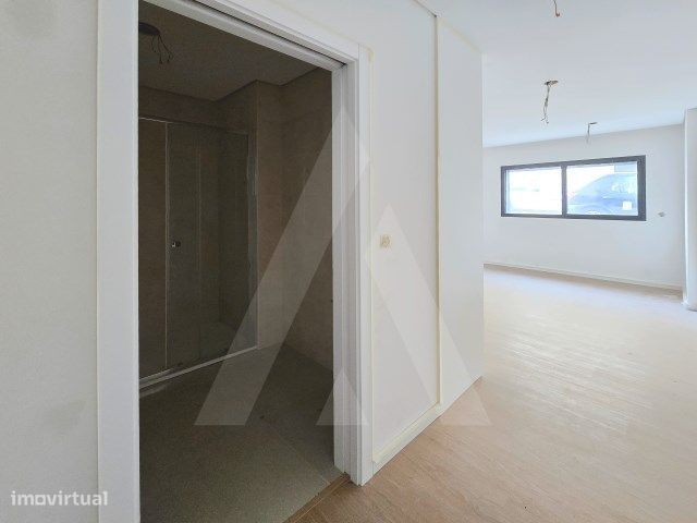 Apartamento T2 moderno - Open Space com imensa luz natura